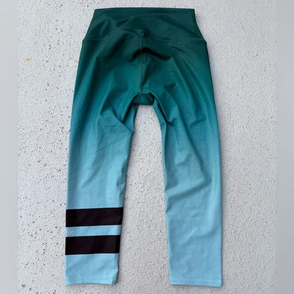 ALO Yoga Airbrush Green Gradient Ombre Leggings Size Medium - Picture 1 of 8